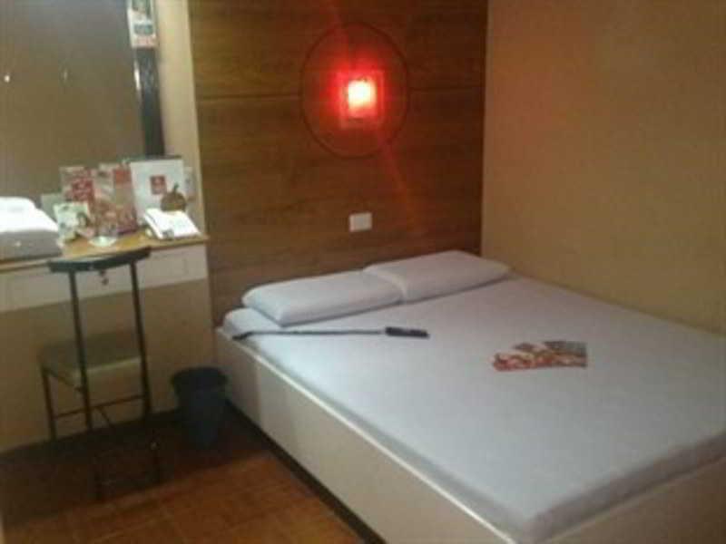 Hotel Sogo Edsa Caloocan Esterno foto